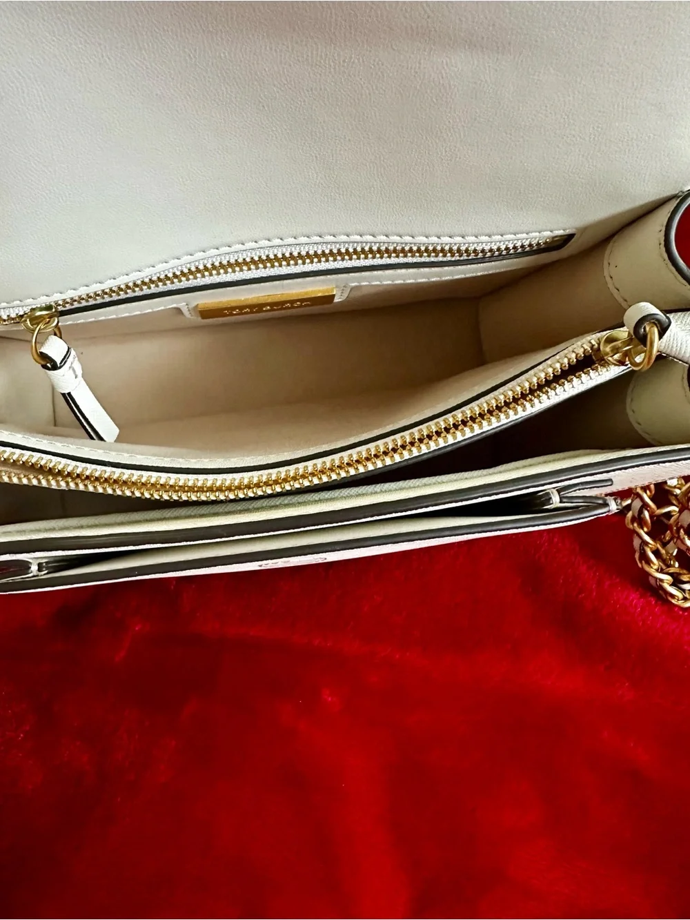 Tory Burch Robinson Convertible Leather Shoulder Bag in New Cream Color